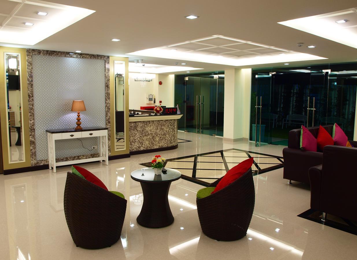 V Residence Pattaya Esterno foto