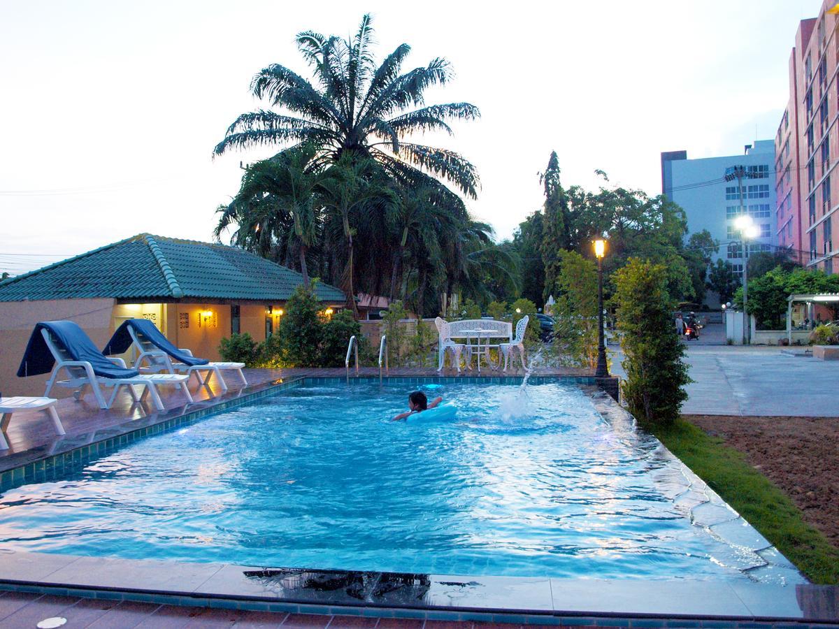 V Residence Pattaya Esterno foto