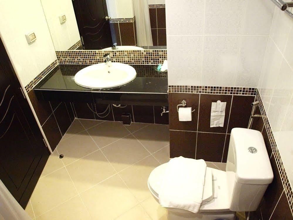 V Residence Pattaya Esterno foto