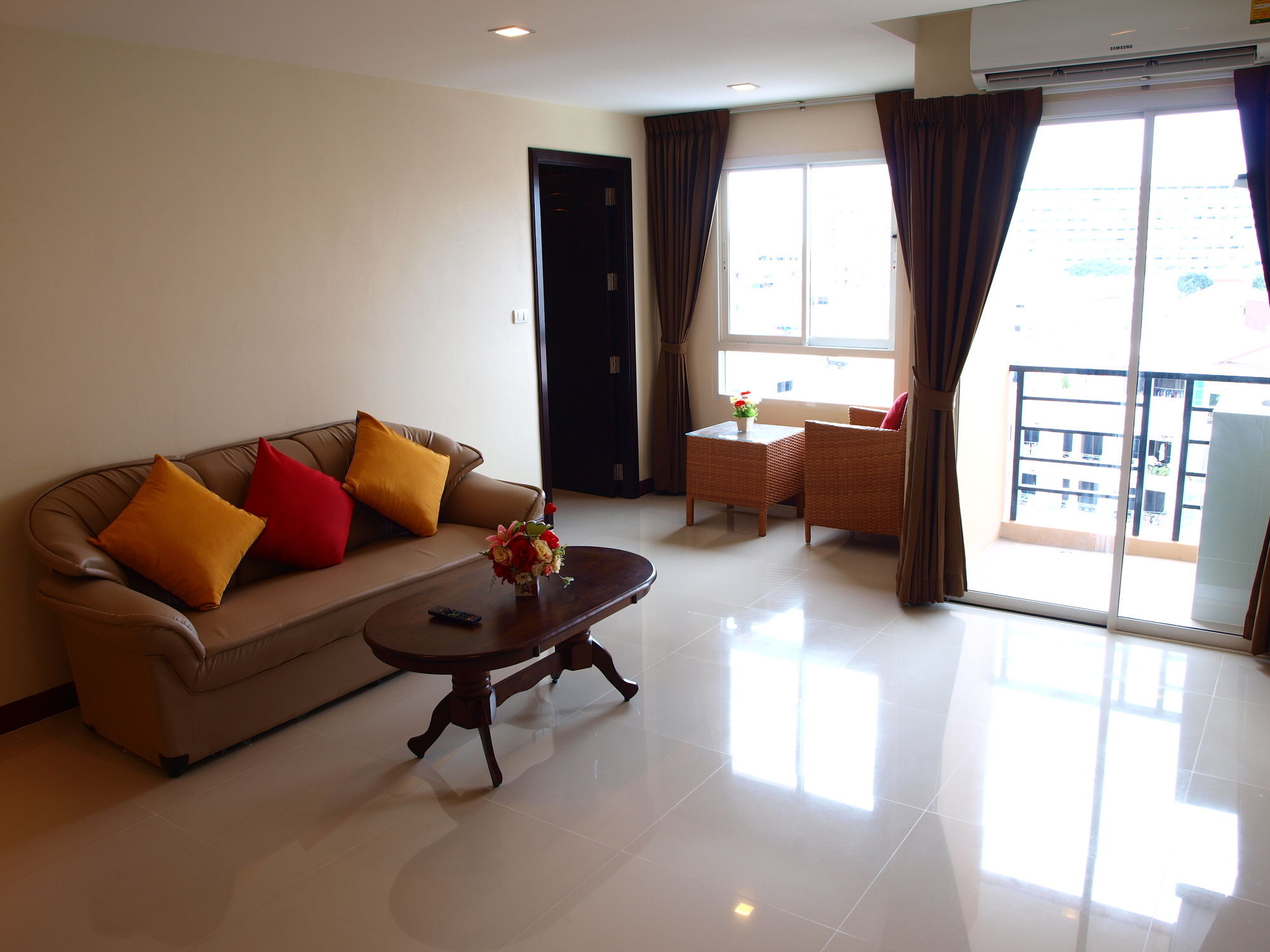V Residence Pattaya Esterno foto